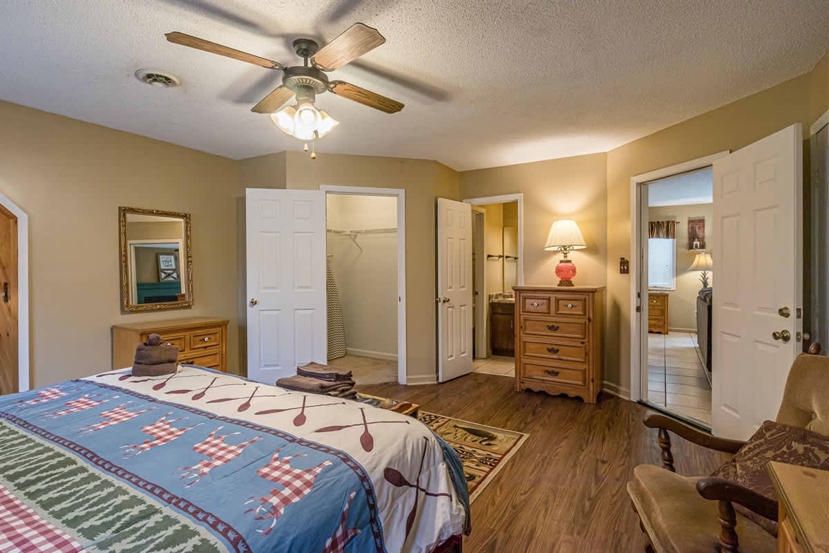 CONDO | BALCONY OVERLOOKING RIVER | DOWNTOWN HELEN