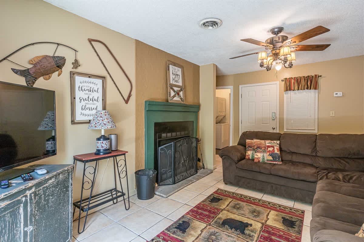 CONDO | BALCONY OVERLOOKING RIVER | DOWNTOWN HELEN