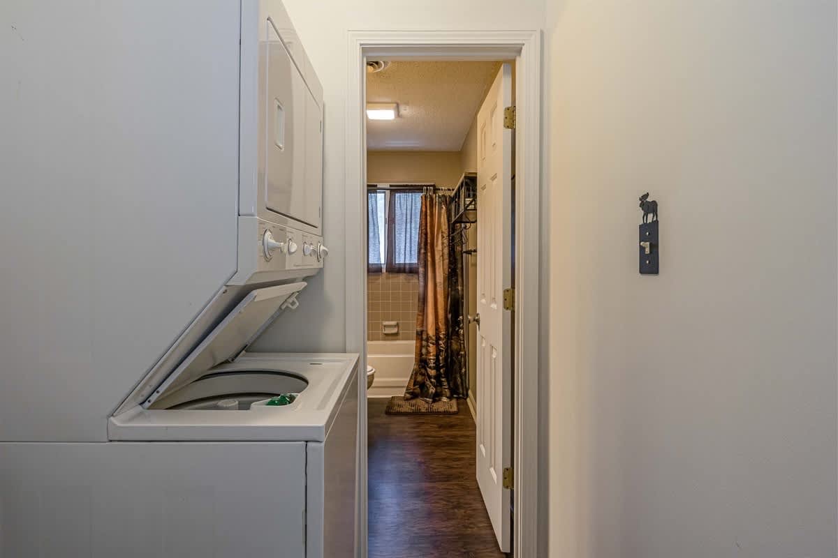CONDO | BALCONY OVERLOOKING RIVER | DOWNTOWN HELEN
