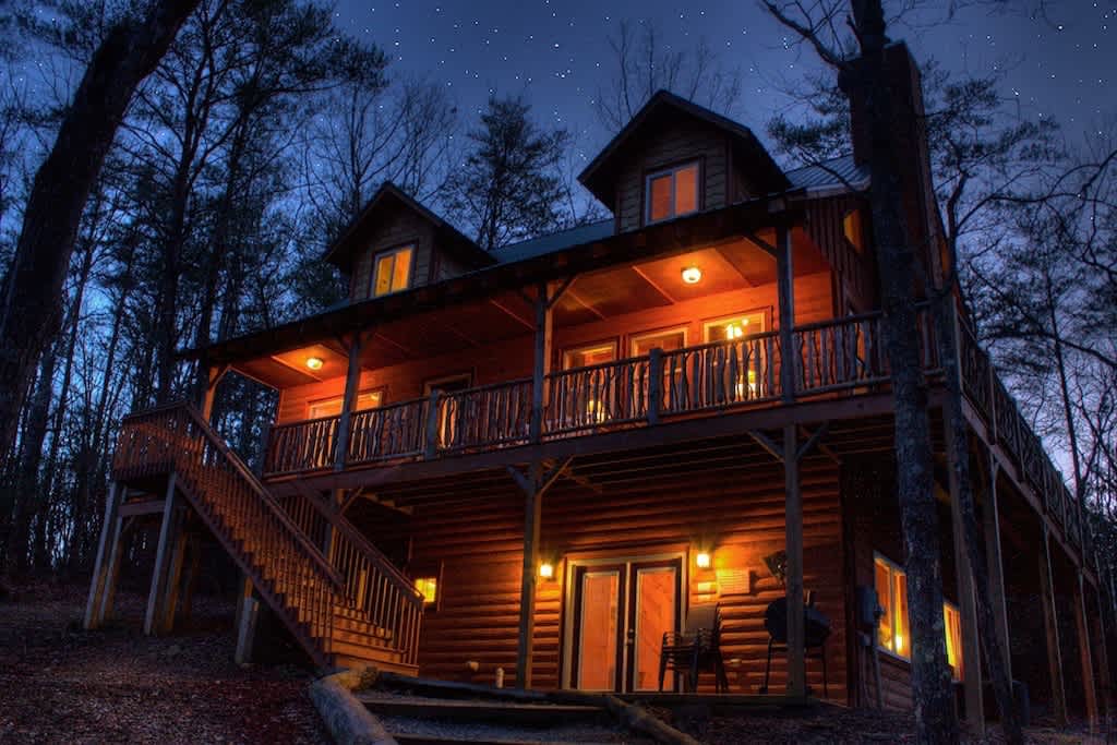 CROSS CREEK HIDEAWAY | MOUNTAINS | PET FRIENDLY