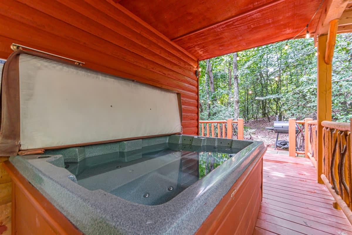 CROSS CREEK HIDEAWAY | MOUNTAINS | PET FRIENDLY