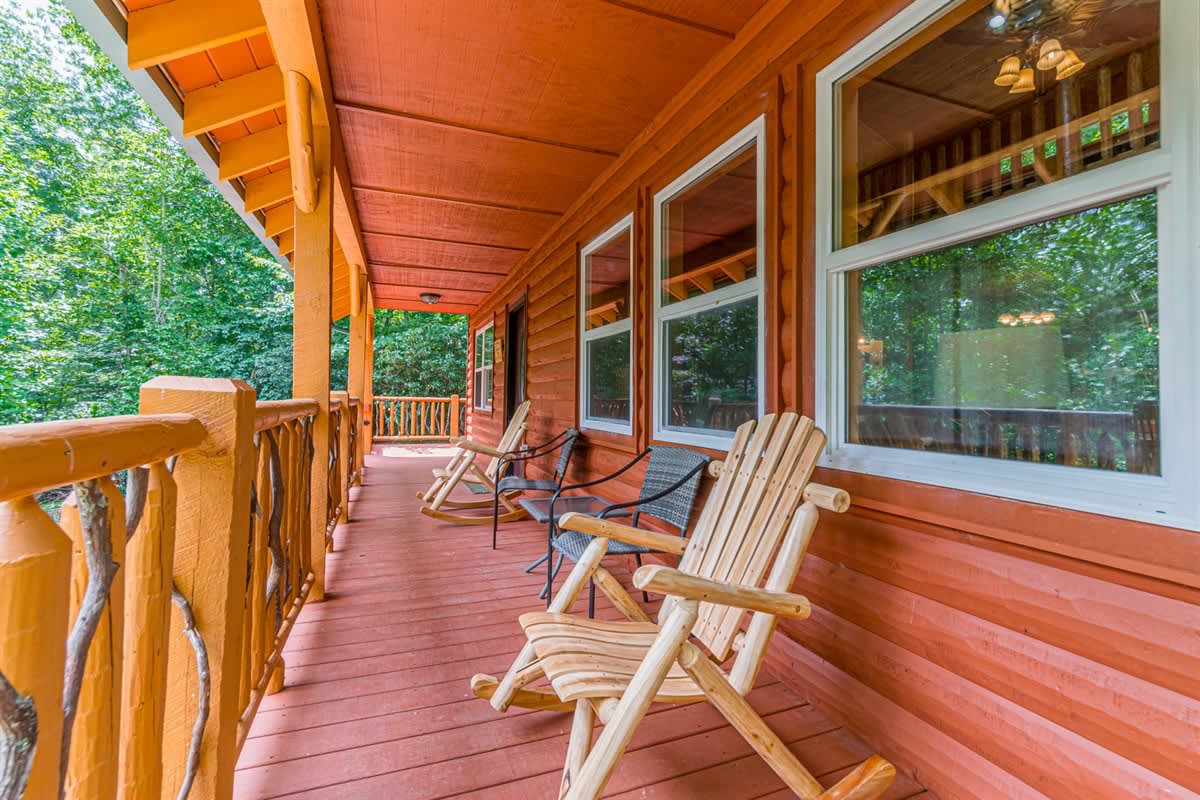 CROSS CREEK HIDEAWAY | MOUNTAINS | PET FRIENDLY