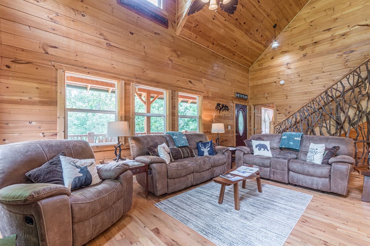 CROSS CREEK HIDEAWAY | MOUNTAINS | PET FRIENDLY