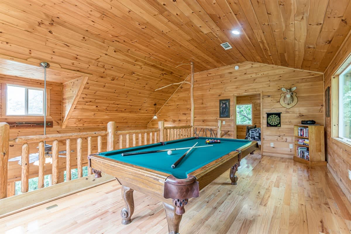 CROSS CREEK HIDEAWAY | MOUNTAINS | PET FRIENDLY