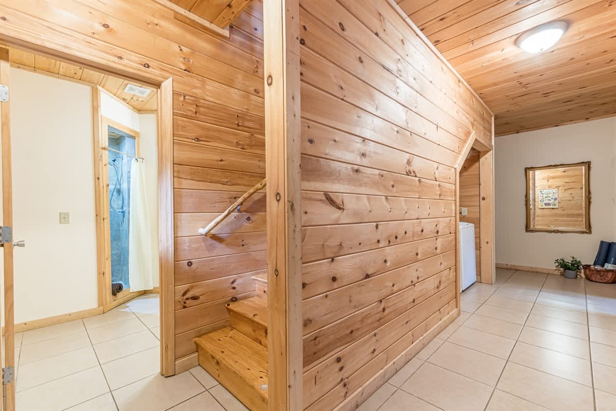 CROSS CREEK HIDEAWAY | MOUNTAINS | PET FRIENDLY