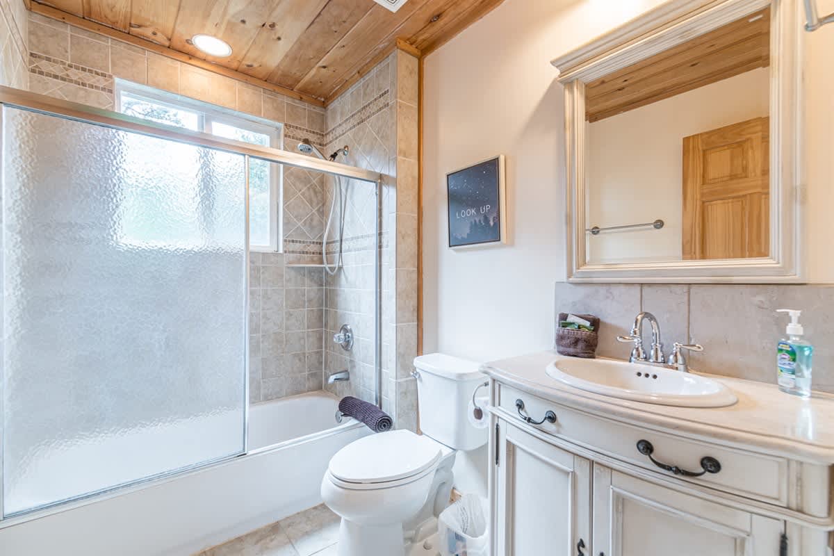 CROSS CREEK HIDEAWAY | MOUNTAINS | PET FRIENDLY