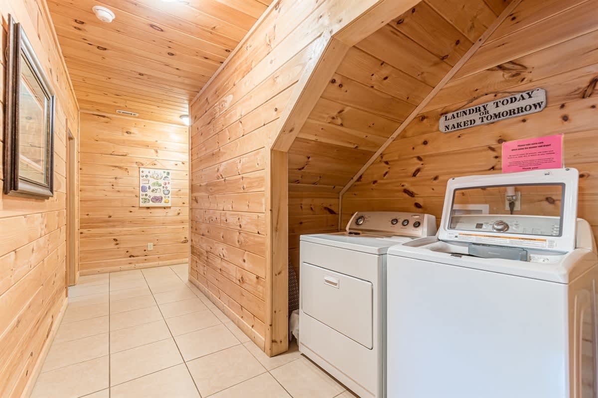 CROSS CREEK HIDEAWAY | MOUNTAINS | PET FRIENDLY