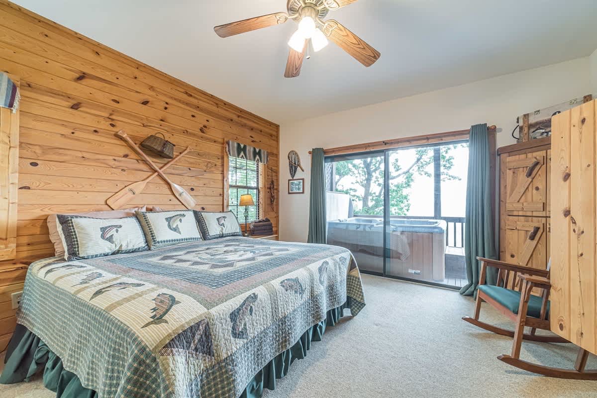 ALMOST HEAVEN |YEAR-ROUND MOUNTAIN VIEWS | HOT TUB