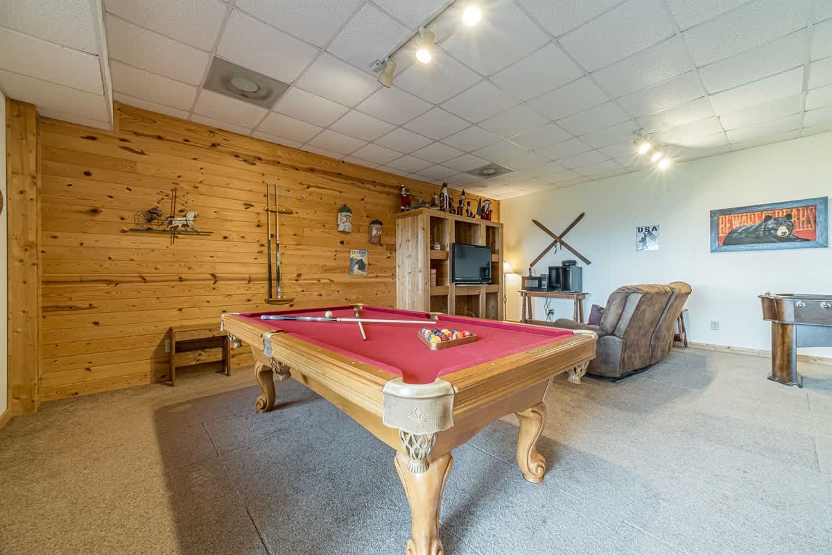 ALMOST HEAVEN |YEAR-ROUND MOUNTAIN VIEWS | HOT TUB