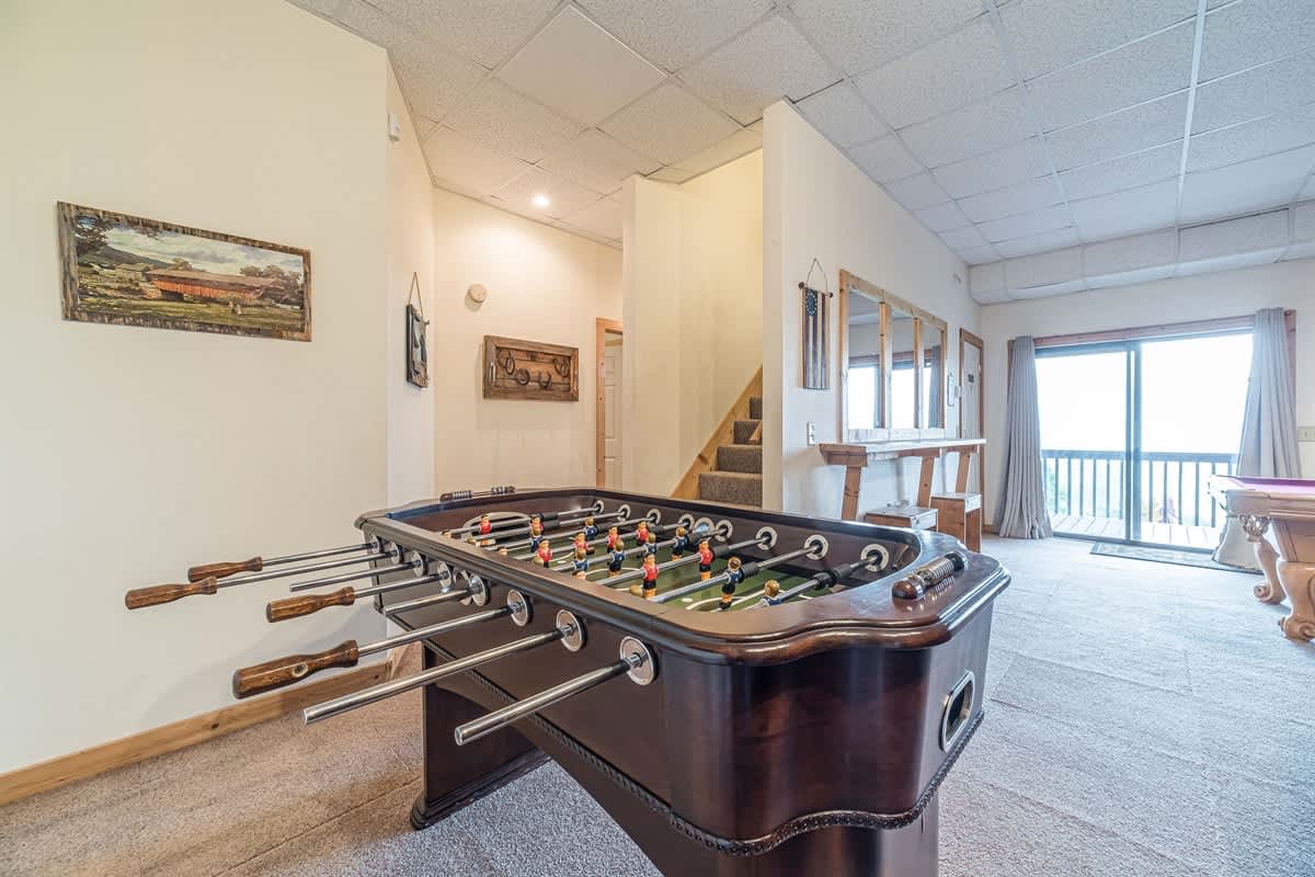 ALMOST HEAVEN |YEAR-ROUND MOUNTAIN VIEWS | HOT TUB