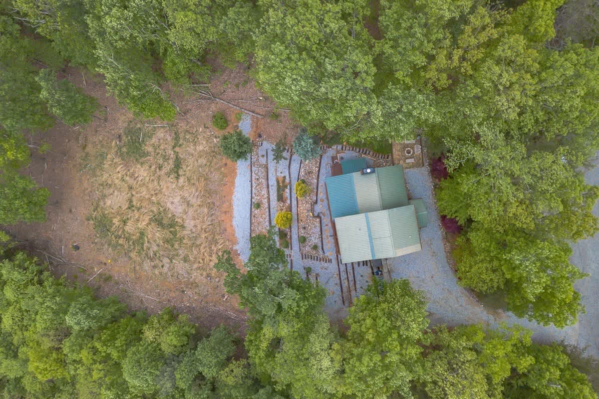 ALMOST HEAVEN |YEAR-ROUND MOUNTAIN VIEWS | HOT TUB