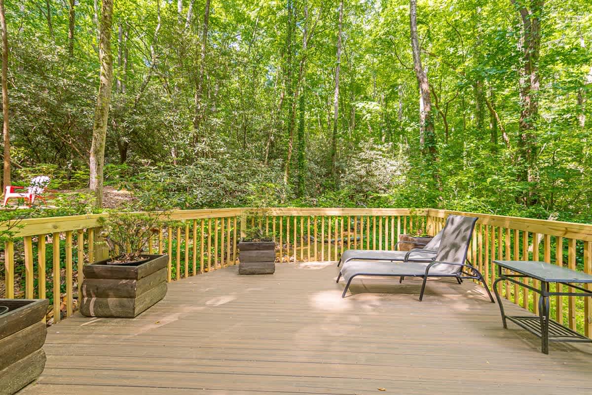 BLACK BEAR CREEK CABIN | DOWNTOWN HELEN