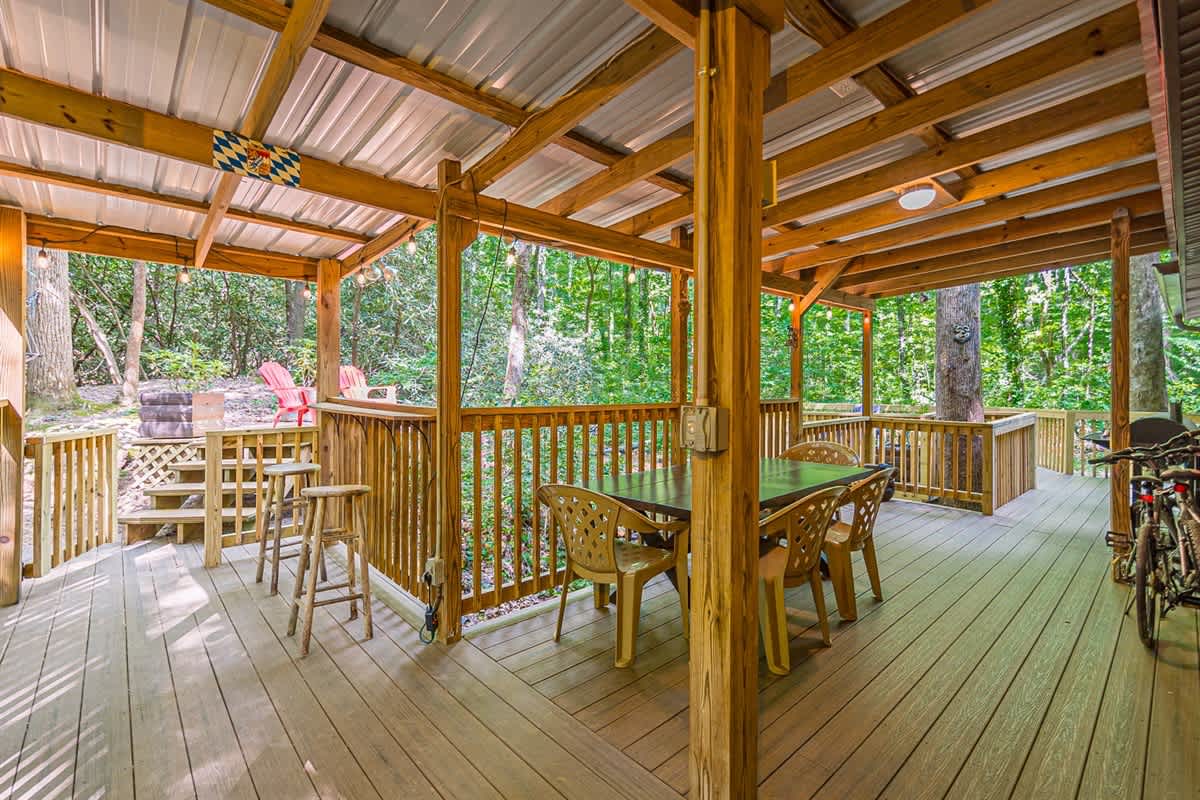 BLACK BEAR CREEK CABIN | DOWNTOWN HELEN