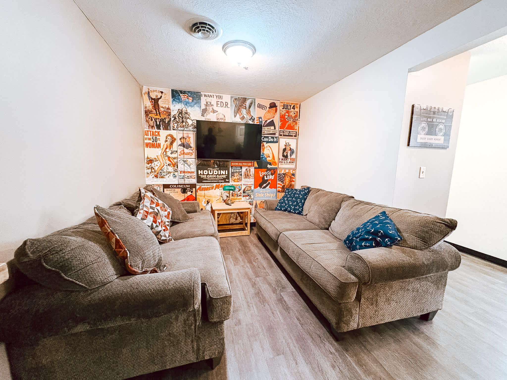 7 Beds Downtown Apt | 2BR 2BA | Large Groups