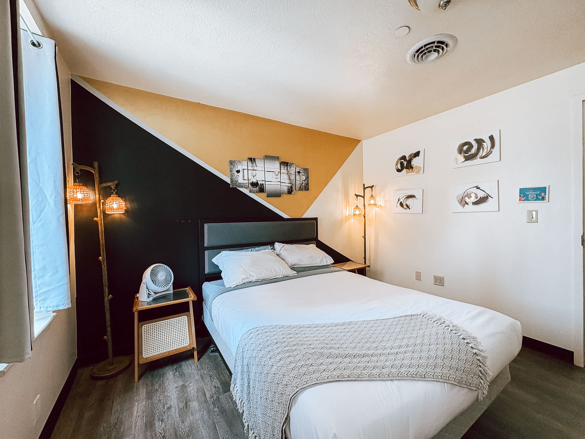 Downtown Queen Apt | Roku TV | Walk Everywhere