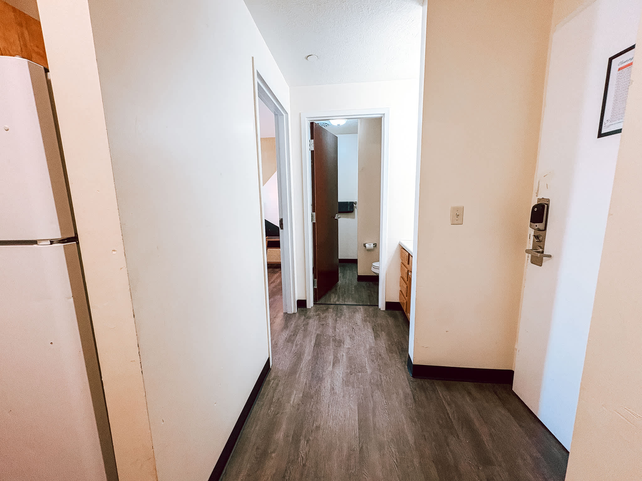 Downtown Queen Apt | Roku TV | Walk Everywhere