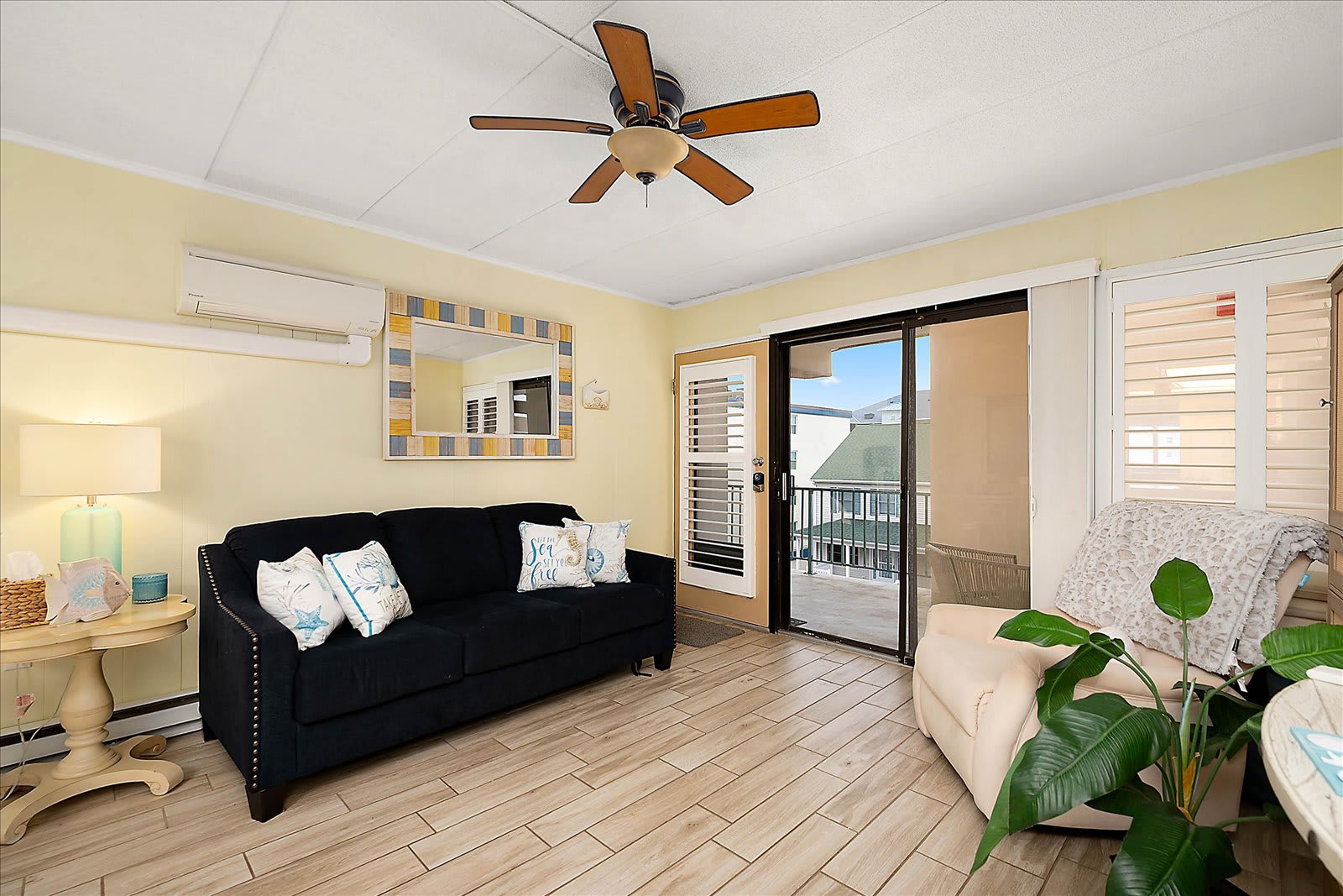 Midtown Oceanside Condo Just Steps from the Beach