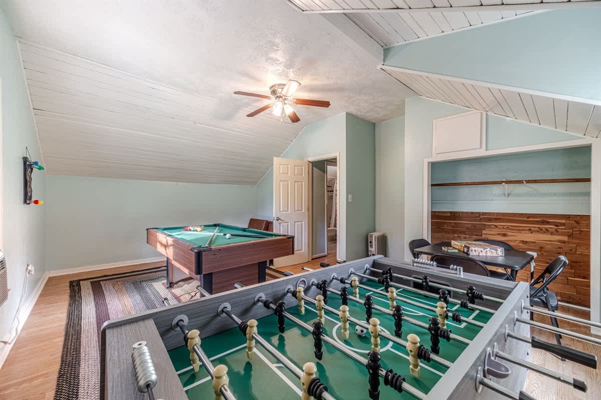 BLUE CREEK SHOALS | HOT TUB, SAUNA, & GAME ROOM