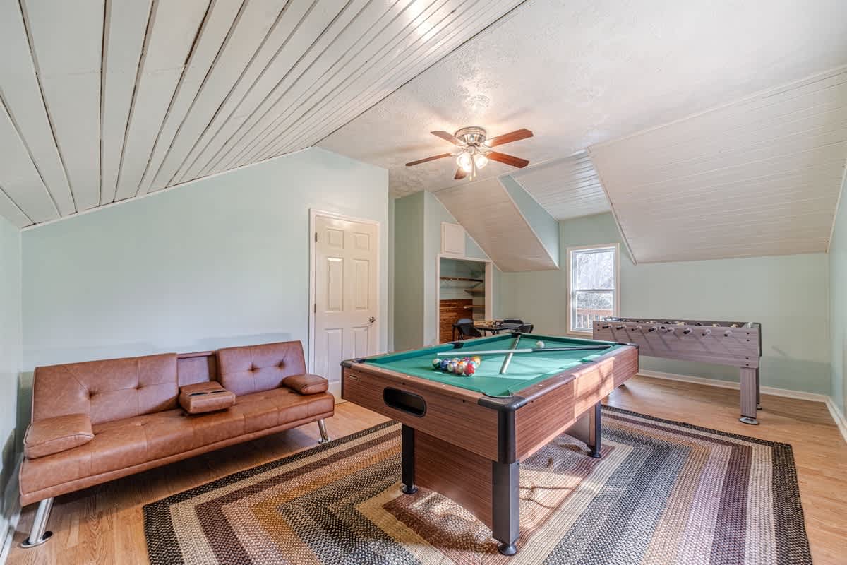 BLUE CREEK SHOALS | HOT TUB, SAUNA, & GAME ROOM