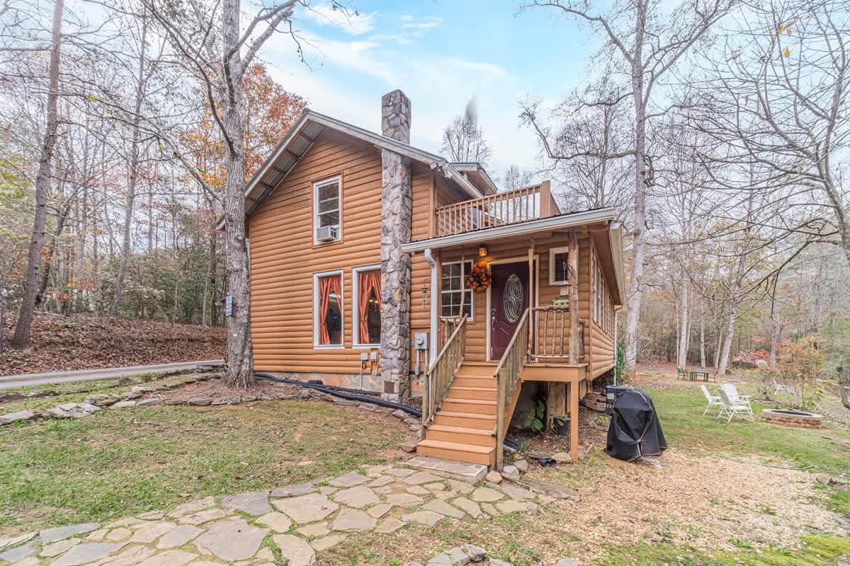 BLUE CREEK SHOALS | HOT TUB, SAUNA, & GAME ROOM