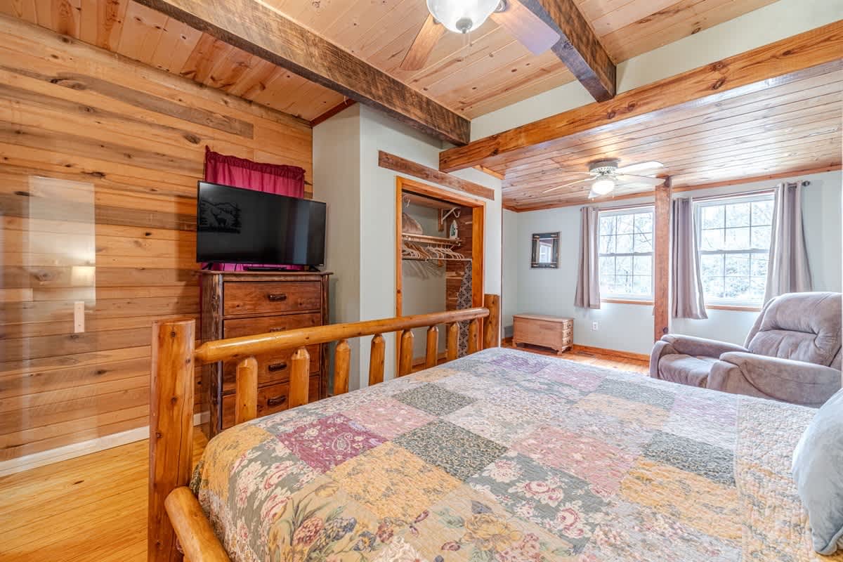 BLUE CREEK SHOALS | HOT TUB, SAUNA, & GAME ROOM