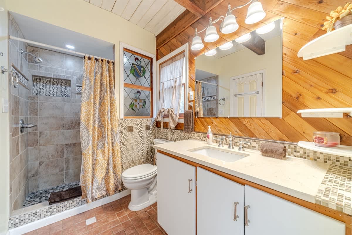 BLUE CREEK SHOALS | HOT TUB, SAUNA, & GAME ROOM