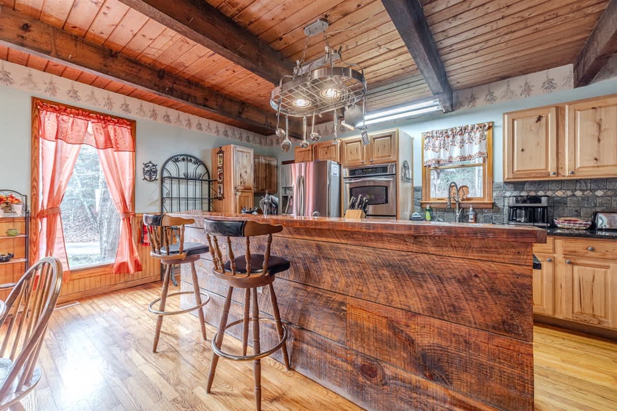 BLUE CREEK SHOALS | HOT TUB, SAUNA, & GAME ROOM