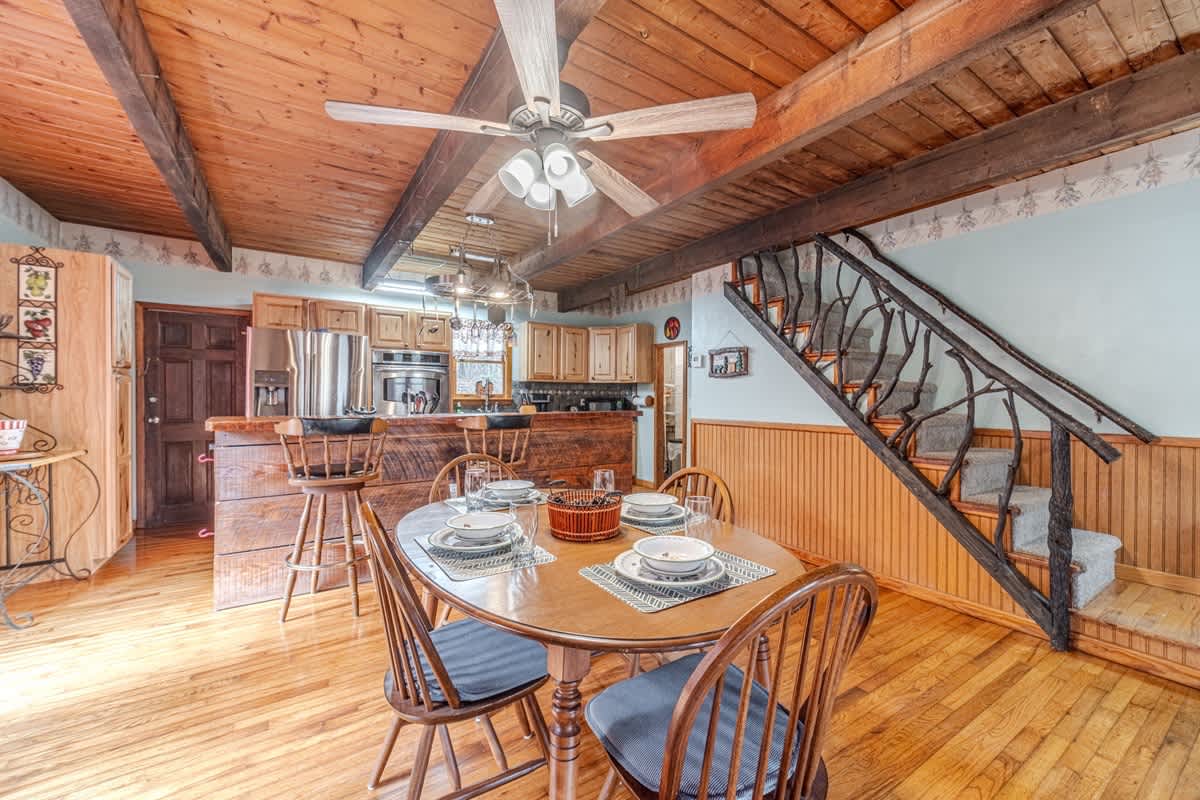 BLUE CREEK SHOALS | HOT TUB, SAUNA, & GAME ROOM