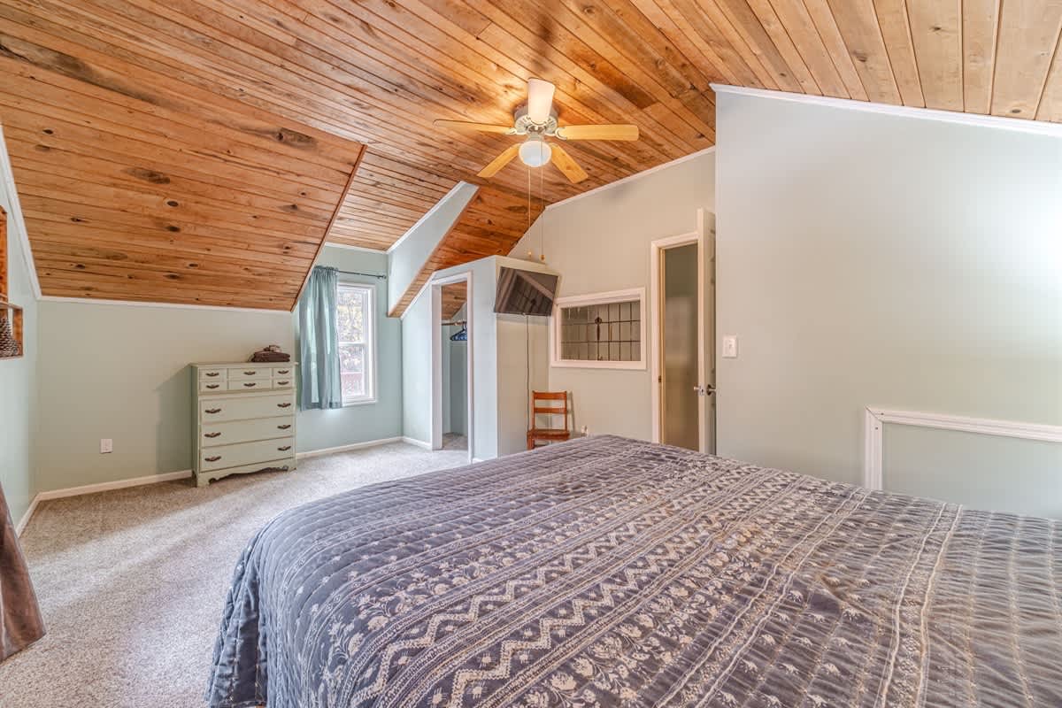 BLUE CREEK SHOALS | HOT TUB, SAUNA, & GAME ROOM
