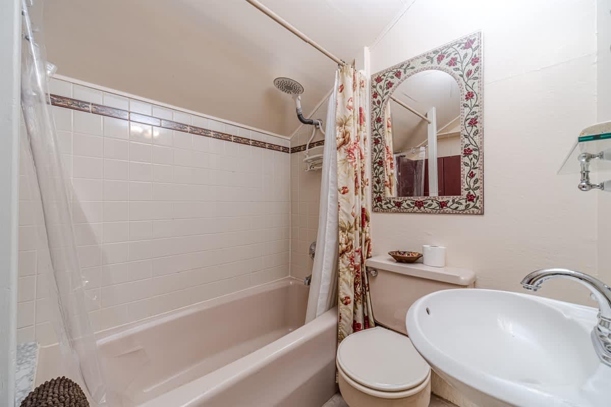 BLUE CREEK SHOALS | HOT TUB, SAUNA, & GAME ROOM