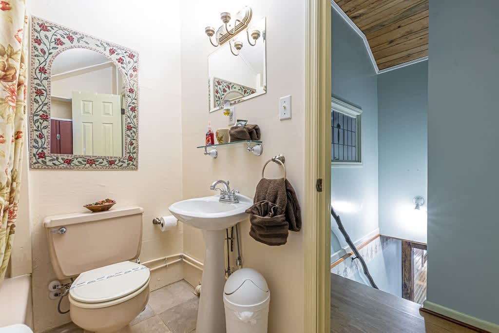 BLUE CREEK SHOALS | HOT TUB, SAUNA, & GAME ROOM