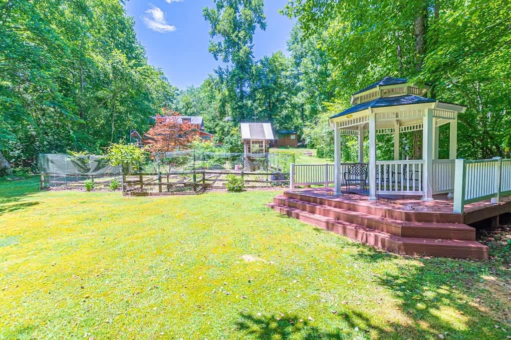 BLUE CREEK SHOALS | HOT TUB, SAUNA, & GAME ROOM