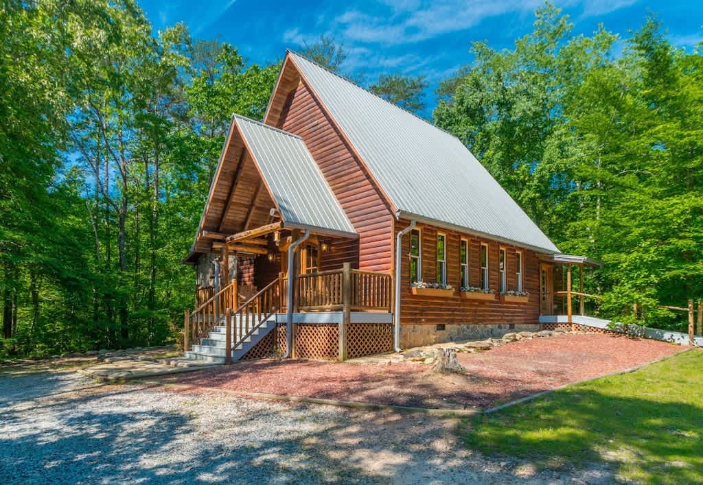 SERENITY FOR TWO CABIN l JACUZZI TUB | HOT TUB |