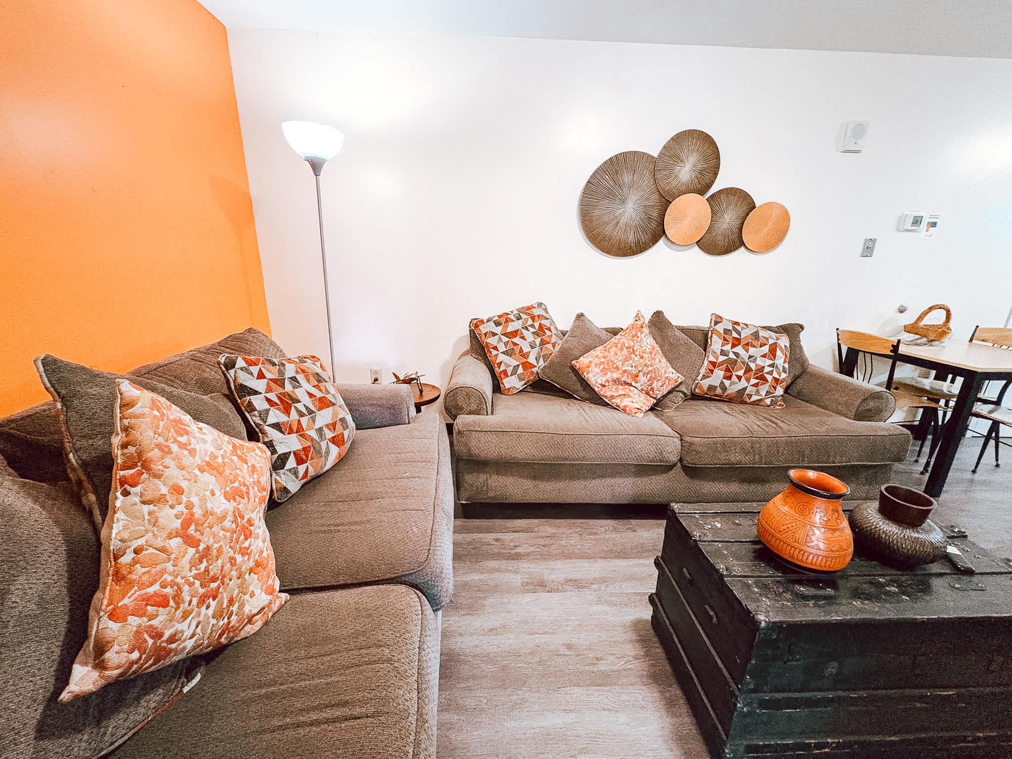 2BR 2BA Downtown Apt | 55” TV | 6 Beds 6