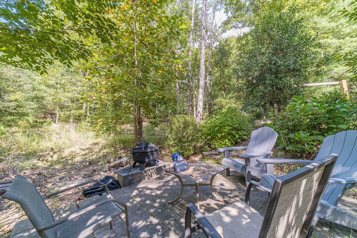 HOO`S THERE HIDEAWAY | HOT TUB | POOL TABLE