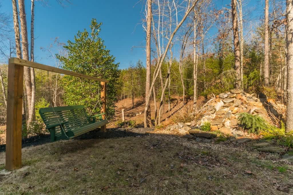 HOO`S THERE HIDEAWAY | HOT TUB | POOL TABLE