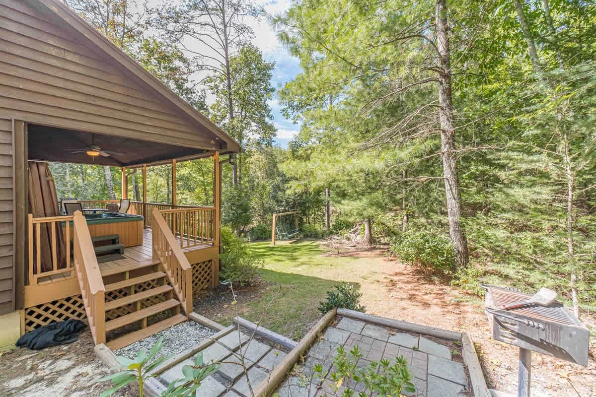HOO`S THERE HIDEAWAY | HOT TUB | POOL TABLE