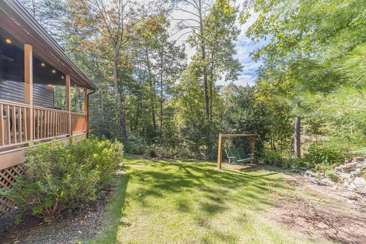 HOO`S THERE HIDEAWAY | HOT TUB | POOL TABLE