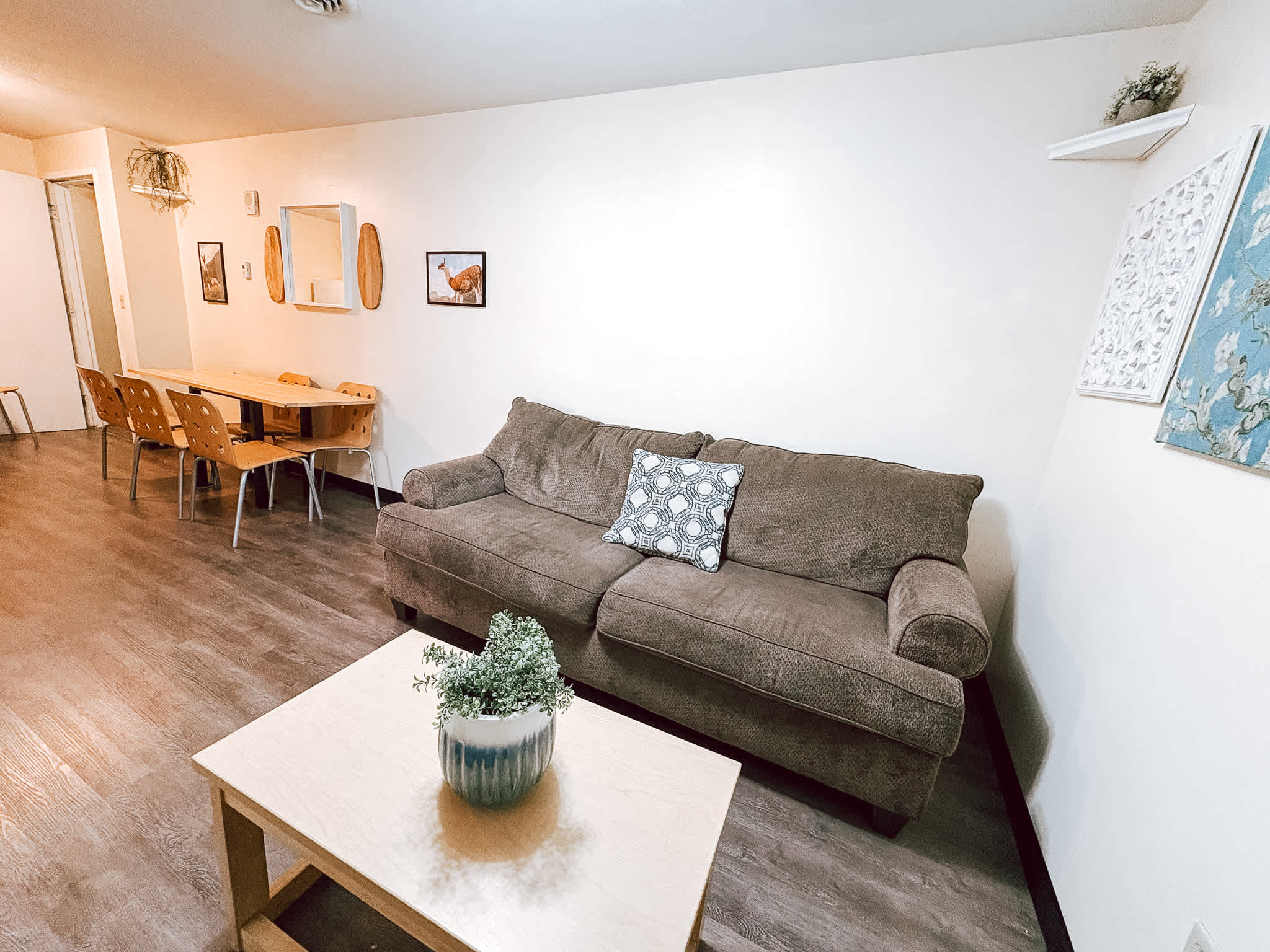 2 Bedroom/2 Bath Downtown | Sleeps Six | Walkable