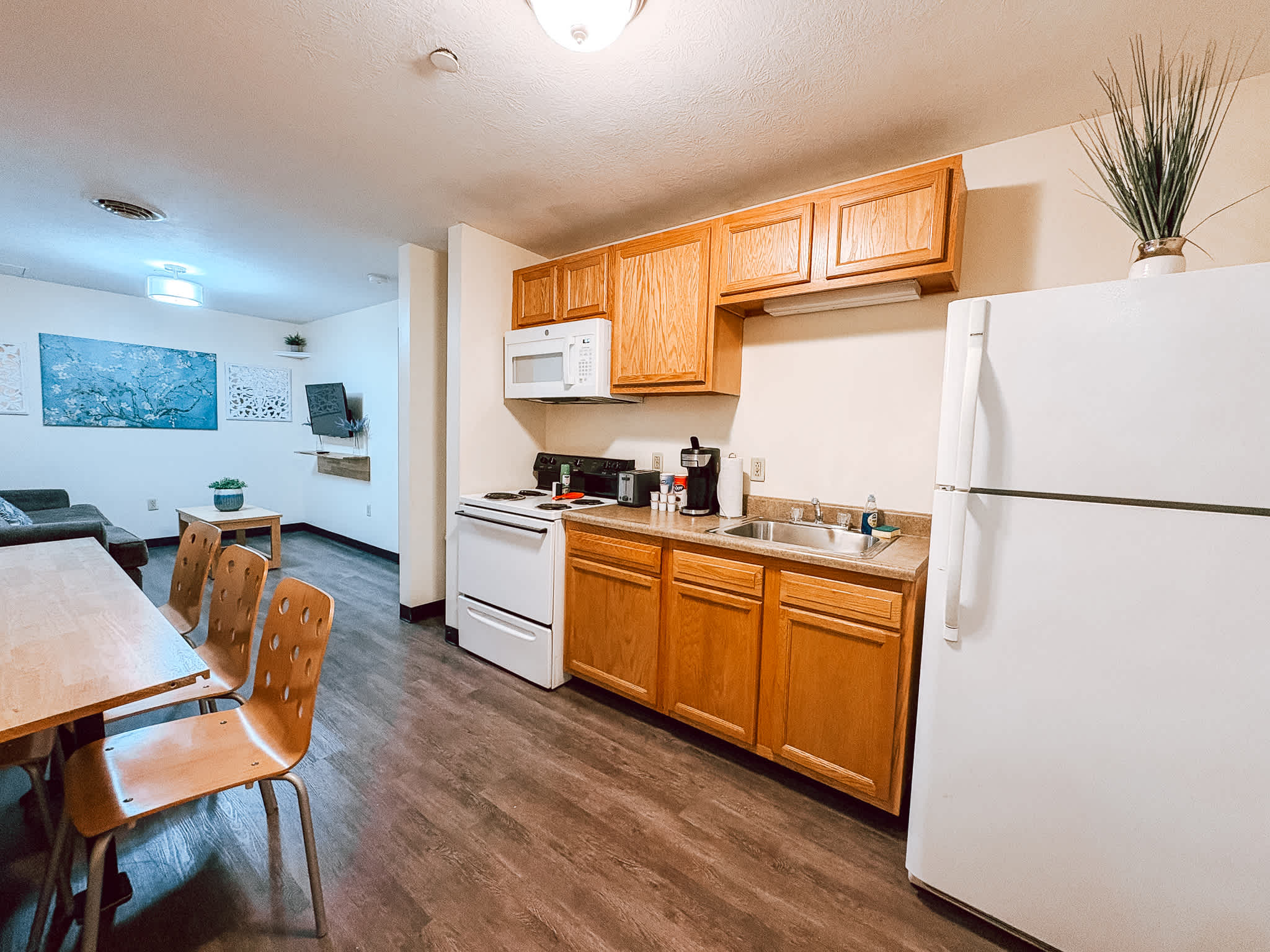 2 Bedroom/2 Bath Downtown | Sleeps Six | Walkable