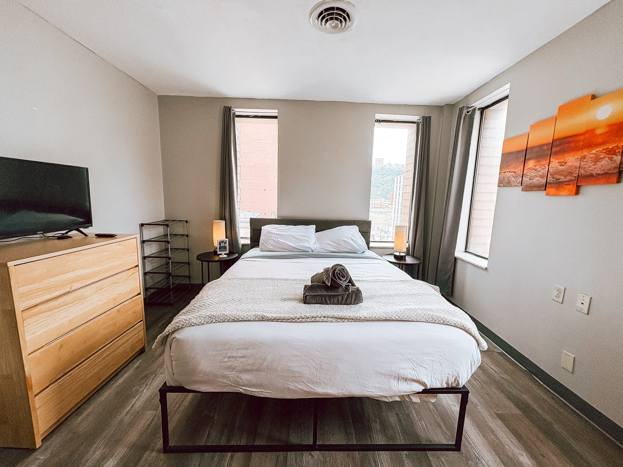 2BR 2BA Downtown Apt | Water + City Views