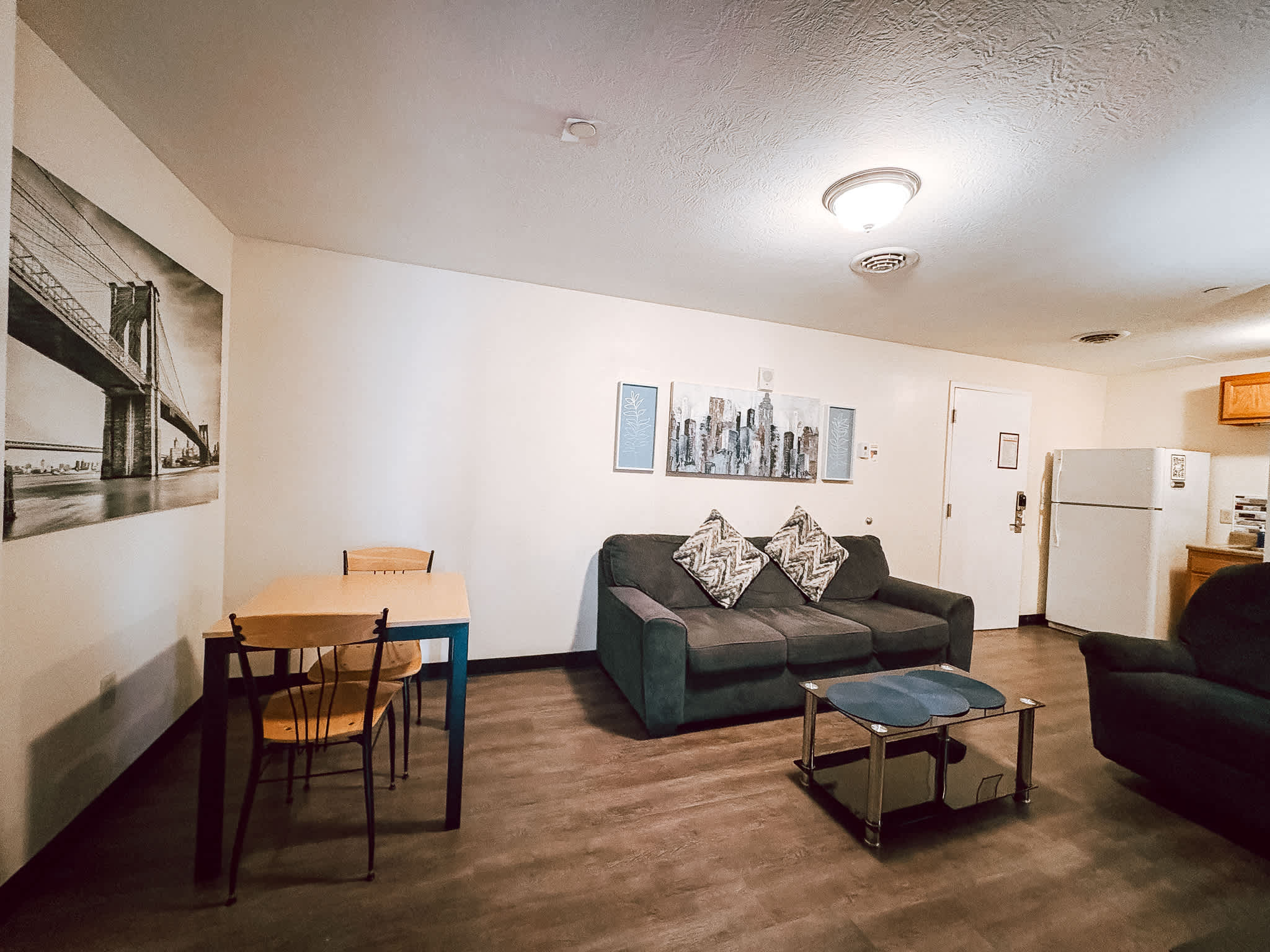 Spacious 2BR/2BA Downtown Apt|Clean and Safe|