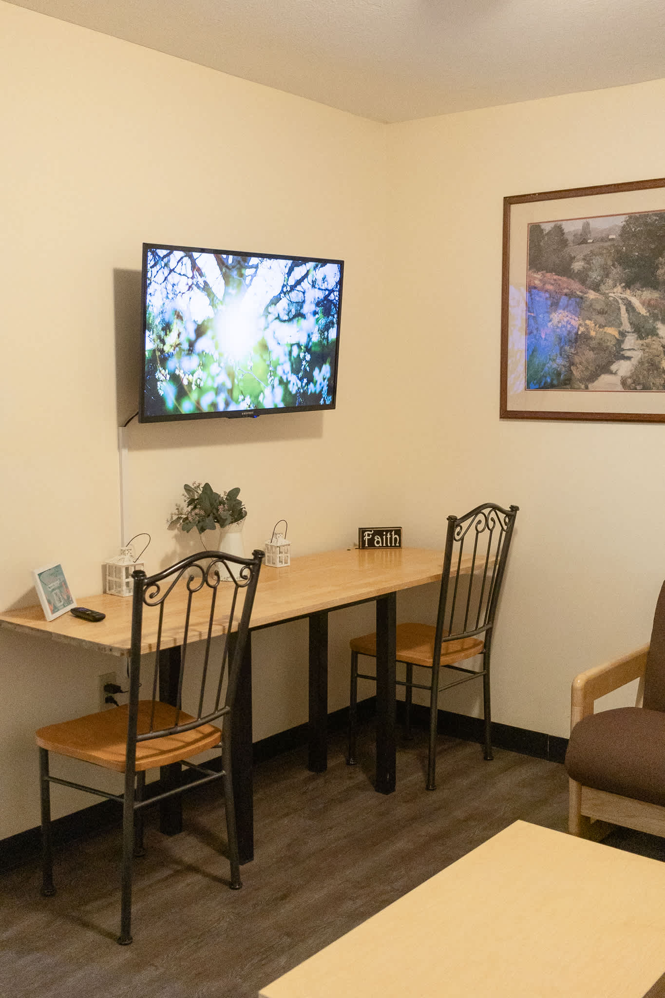 2BR 2BA Downtown Apt | Spacious + Walkable