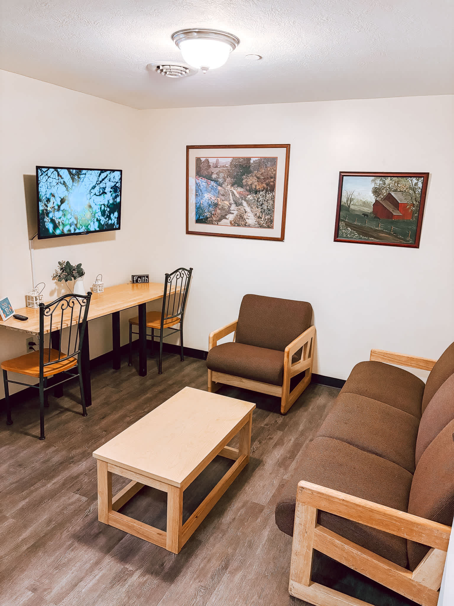 2BR 2BA Downtown Apt | Spacious + Walkable