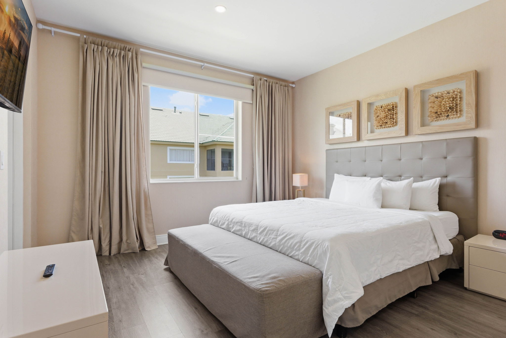 Upscale 3BR suites, Patio with BBQ & Jacuzzi