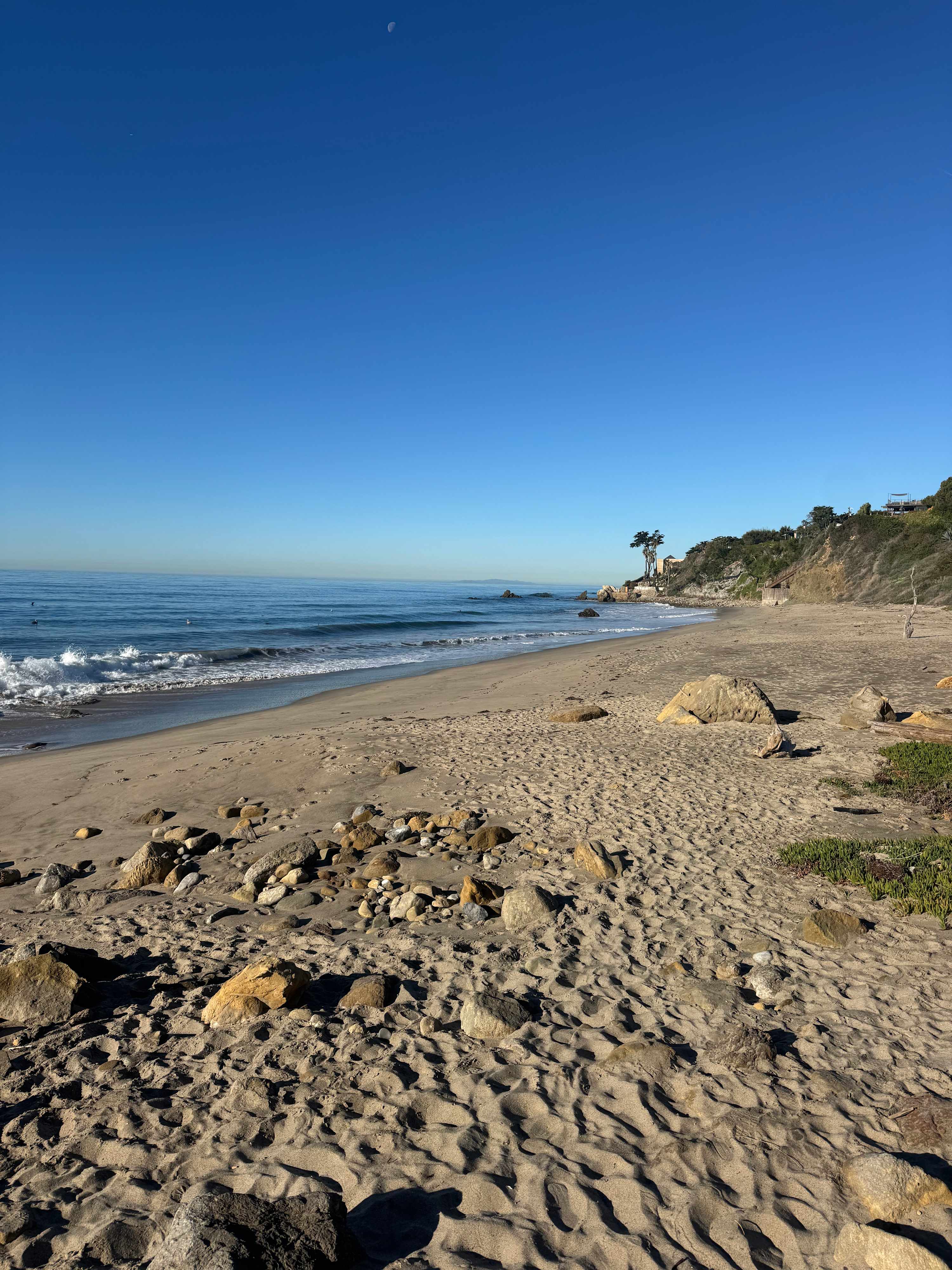 Spend your days immersed in Malibu's iconic beachfront lifestyle.