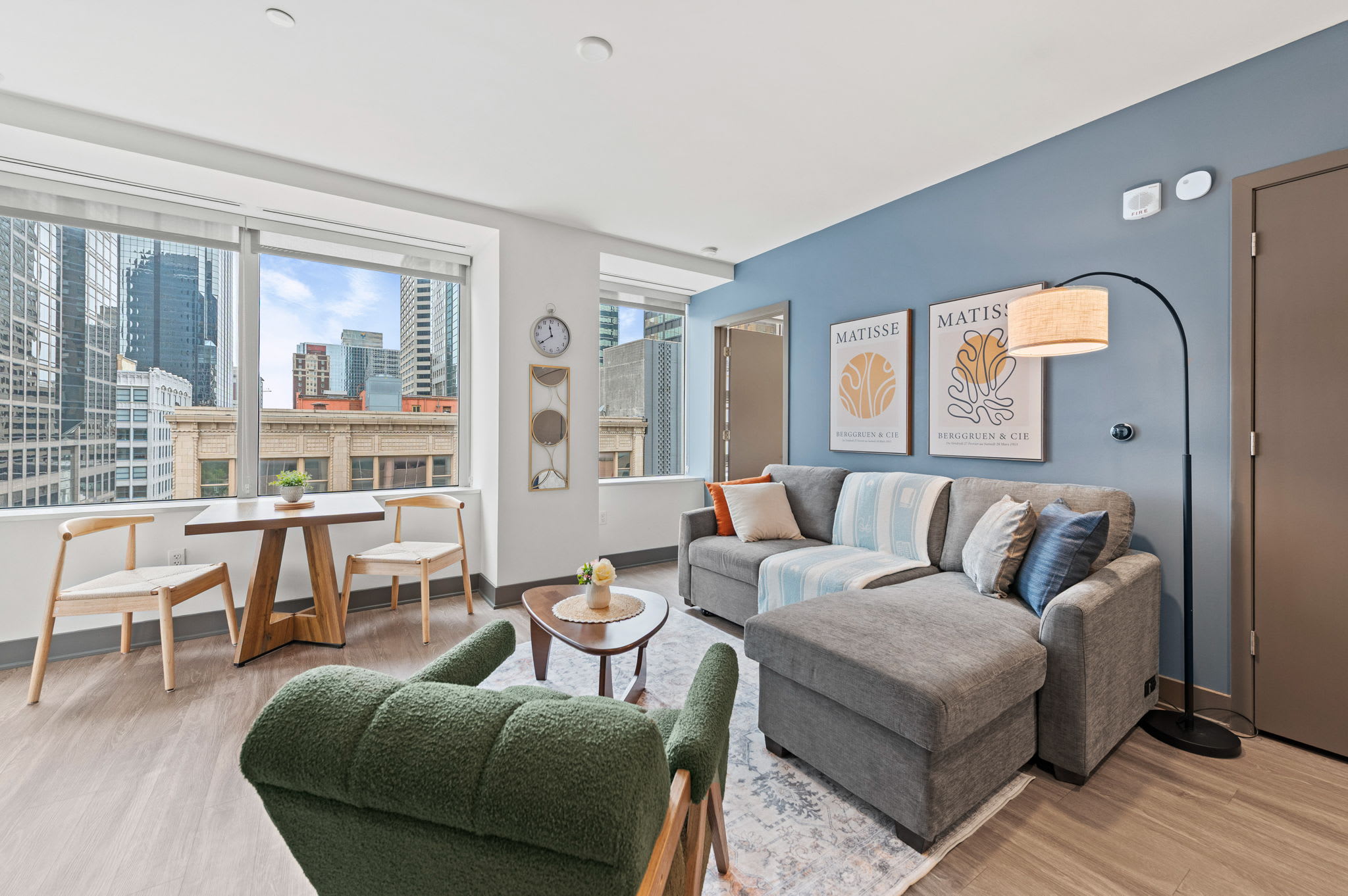 Central Flat: Pool | Gym | Free Parking | Downtown in Kansas City, MO