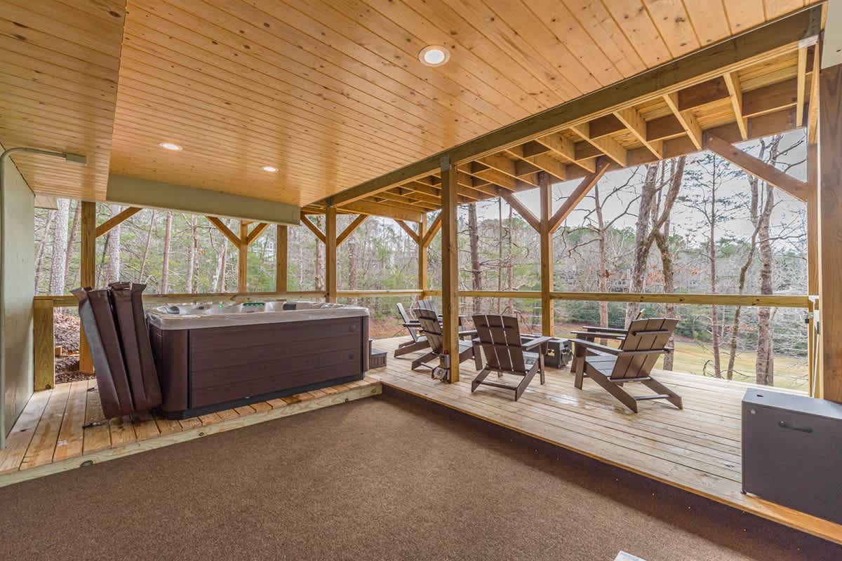 BEAR NAKED l LUXURY CABIN | SAUNA | HOT TUB |