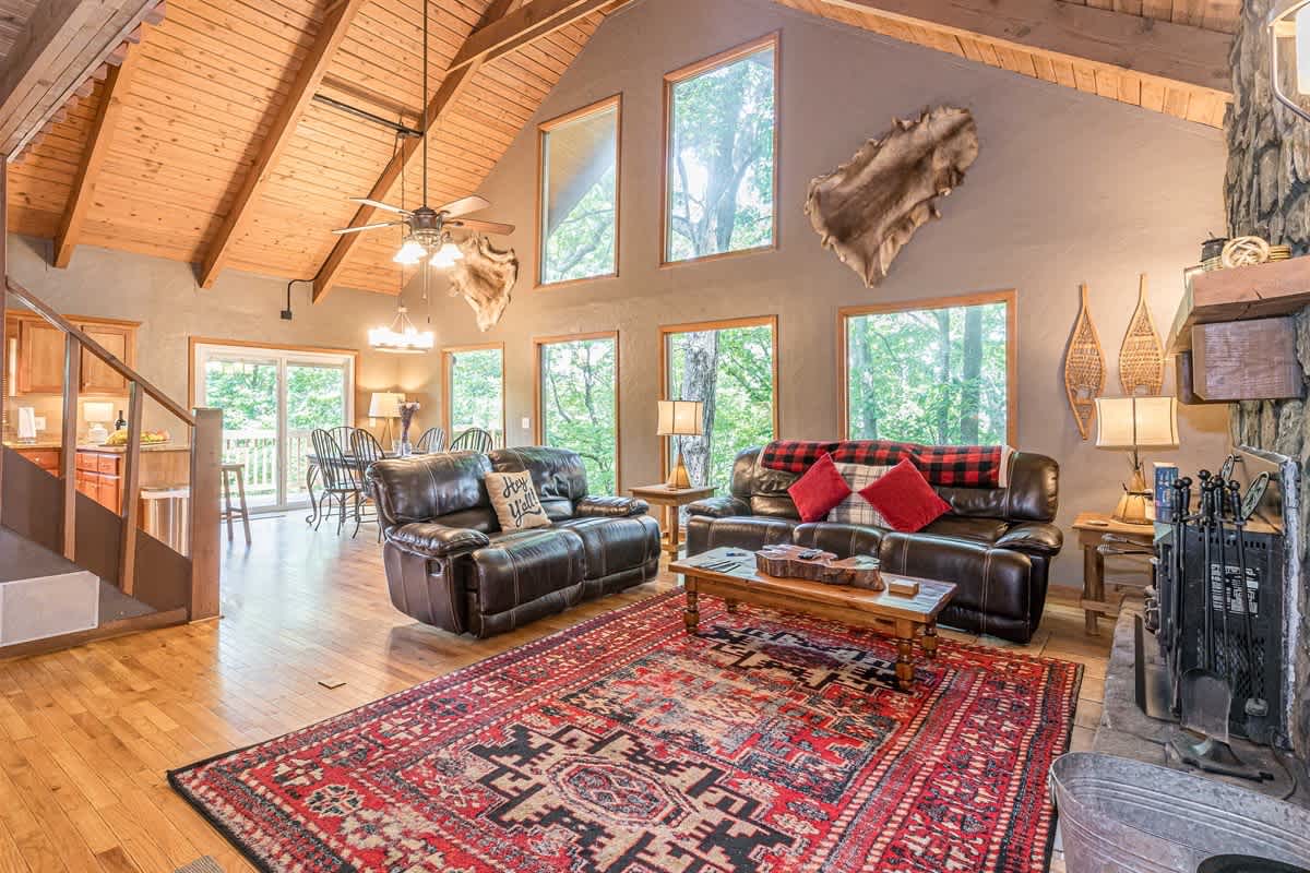 BELLE OF THE MOUNTAIN, PANORAMIC MOUNTAIN VIEWS