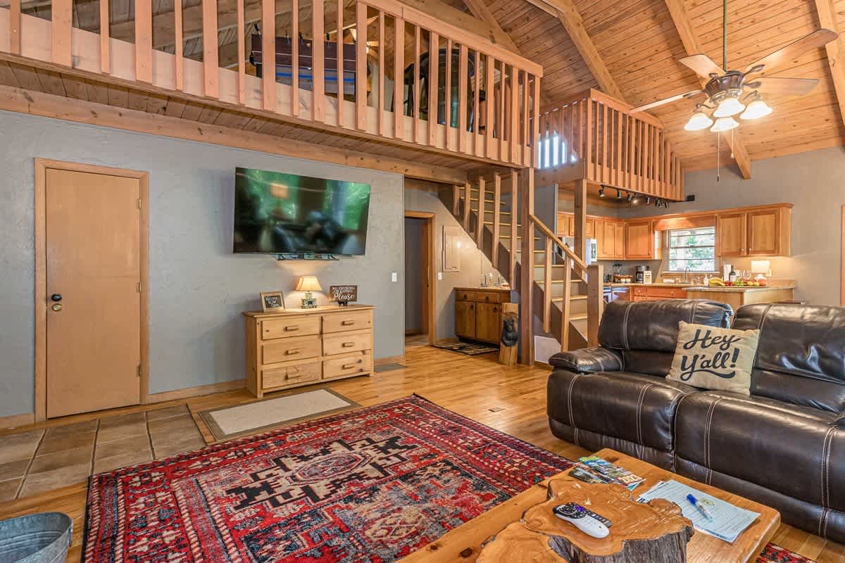 BELLE OF THE MOUNTAIN, PANORAMIC MOUNTAIN VIEWS